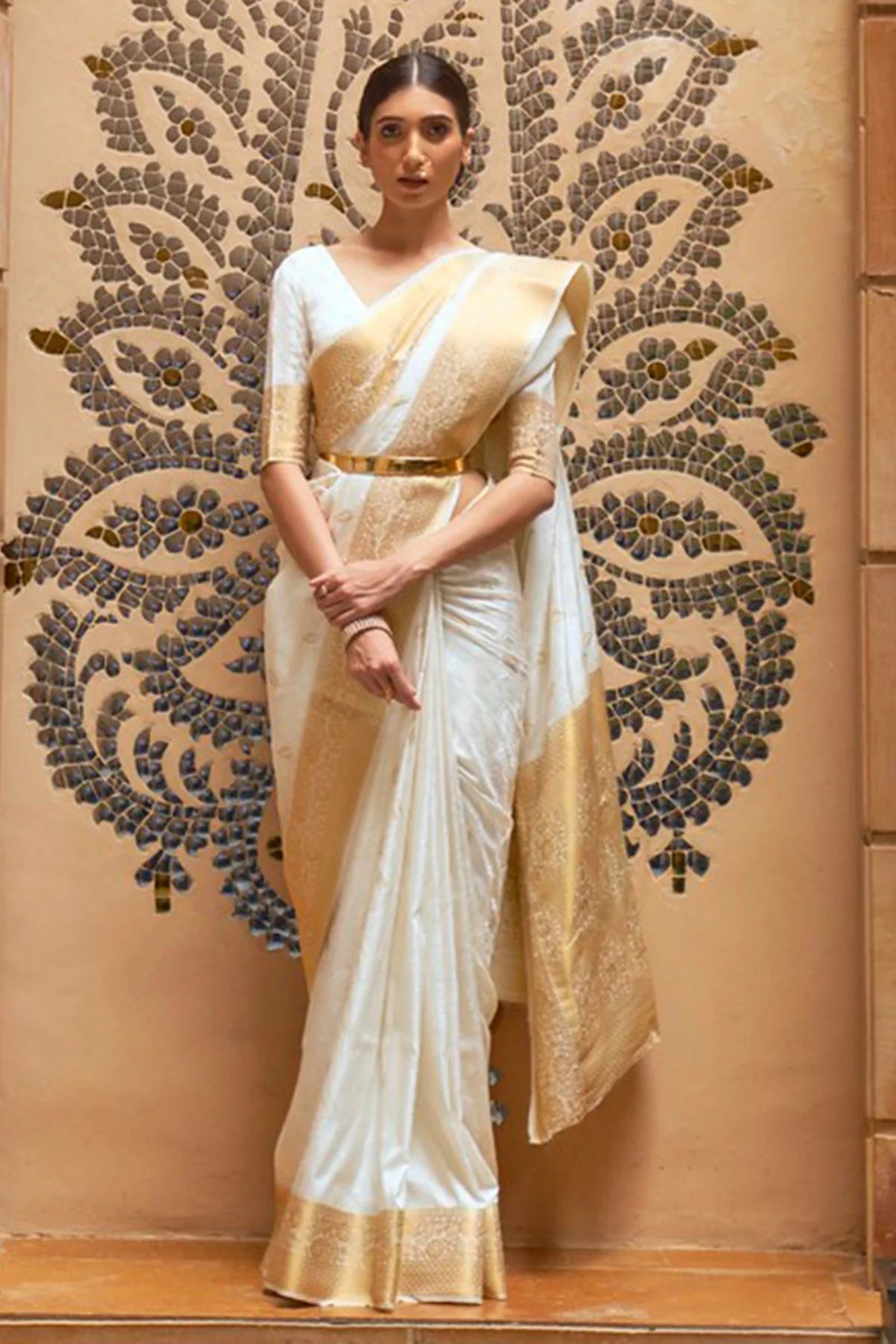 Pearl White Pure Kanjivaram Soft Silk Saree with Zari Work